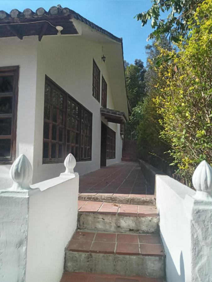 Quinta Los Eucaliptos Hotel Quito Luaran gambar