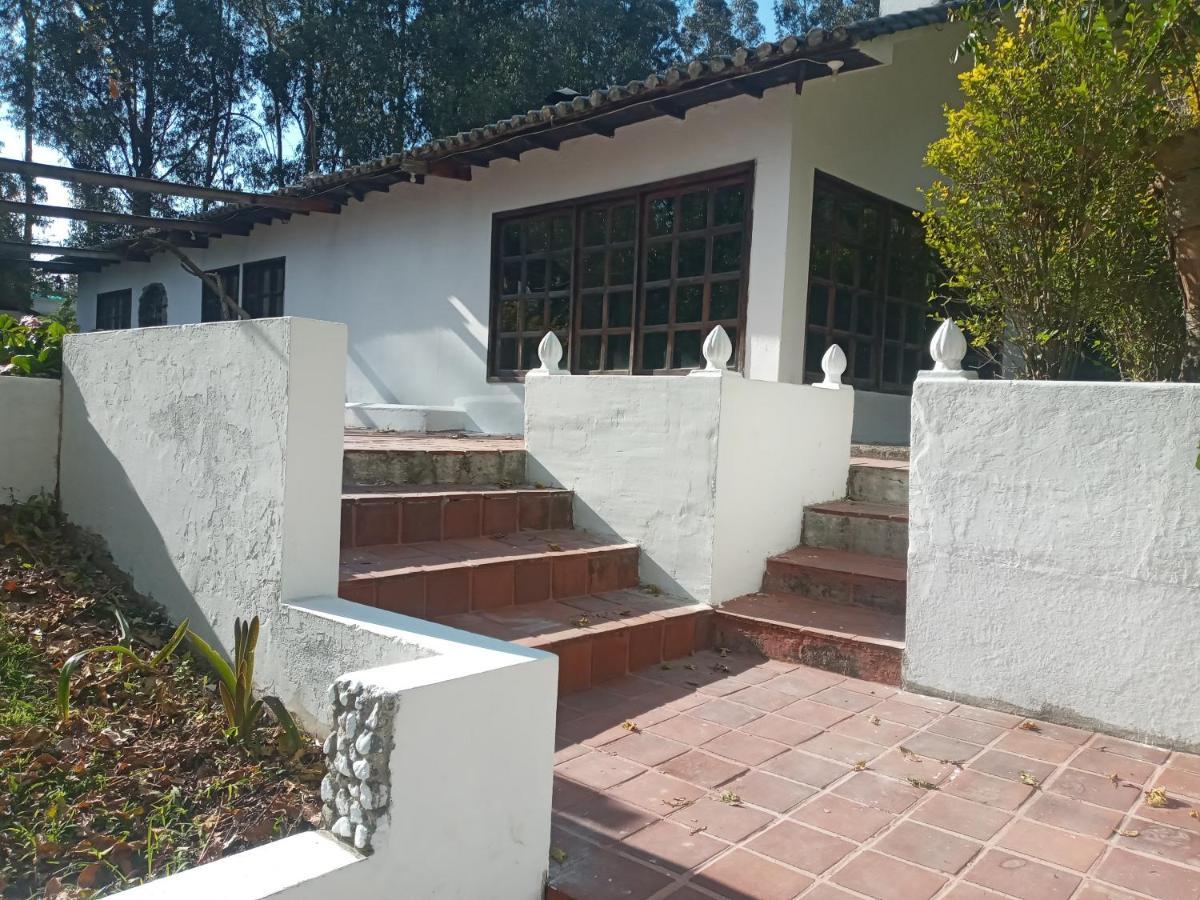 Quinta Los Eucaliptos Hotel Quito Luaran gambar